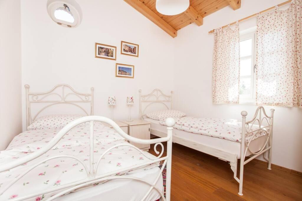Villa Petra Πόρετς Εξωτερικό φωτογραφία