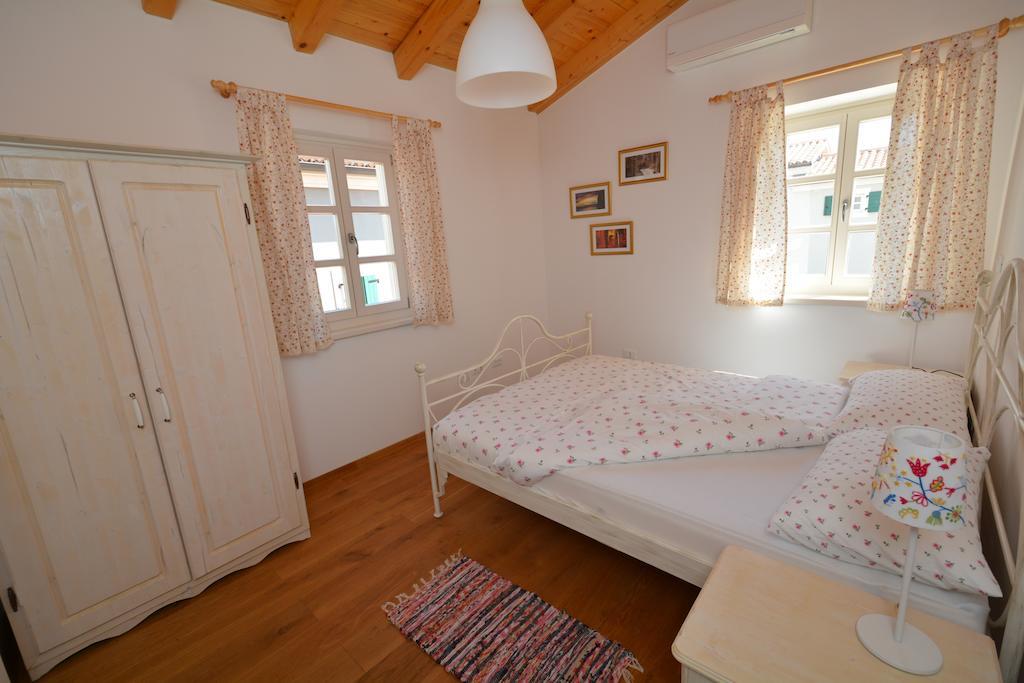 Villa Petra Πόρετς Δωμάτιο φωτογραφία